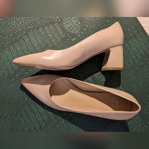 Like new Marc Fisher beige block heel pumps, size 8